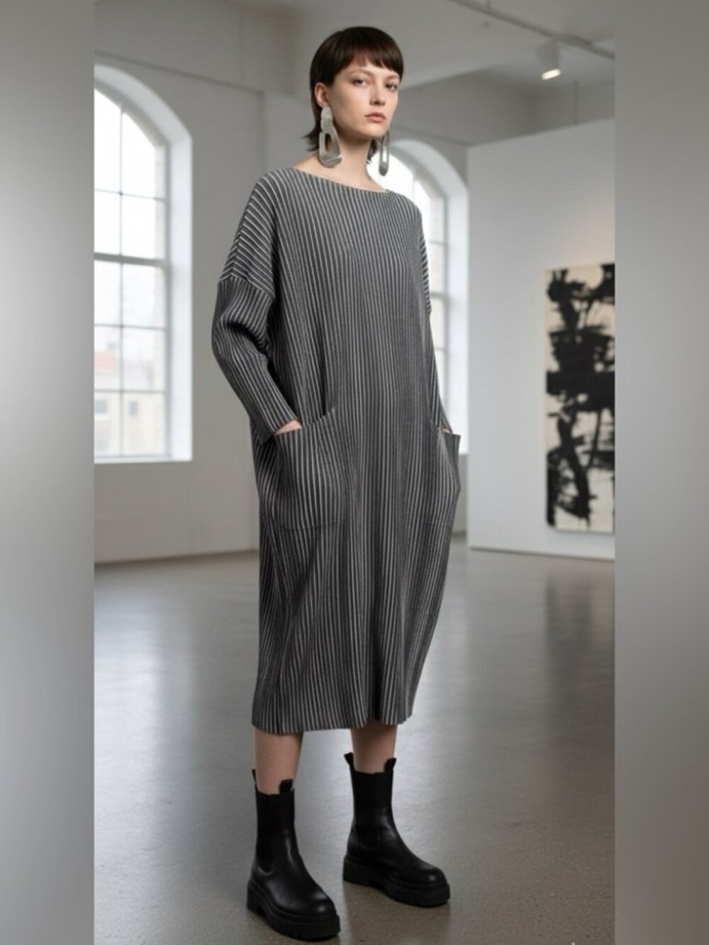 SPECCHIO Pleats Grey and White Micropleat Stretch Dress Size 40/ US M